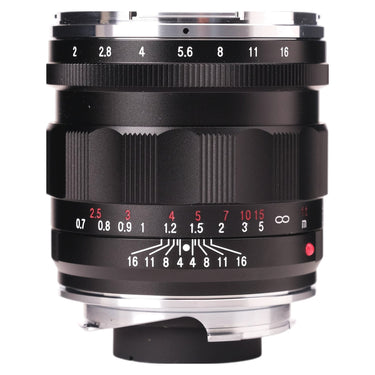 Voigtlander 50mm f2 APO-Lanthar aperture and focus depth-of-field scale rings, top view