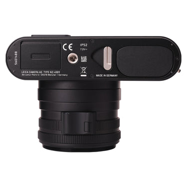 Leica Q2 Monochrom bottom plate with serial number and battery compartment