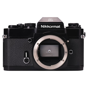 Nikon Nikkormat EL front with lens removed showing bare F mount and focus screen