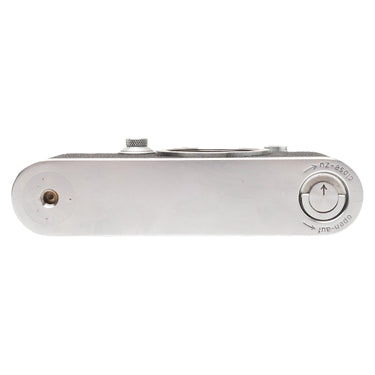 Leica IIIc bottom plate with tripod socket and baseplate open and close lock