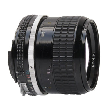 Nikon 85mm f2 AI 180297