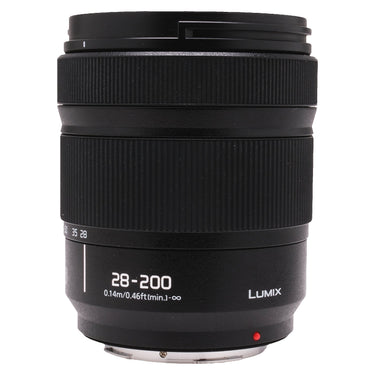 Panasonic LUMIX S 28-200mm lens standing upright, side view showing zoom scale and barrel
