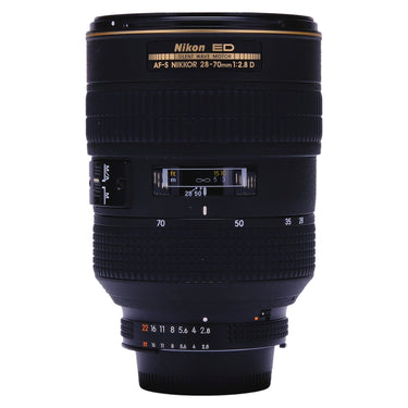 Nikon AF-S 28-70mm f2.8 D front view showing name plate and focus mode switch