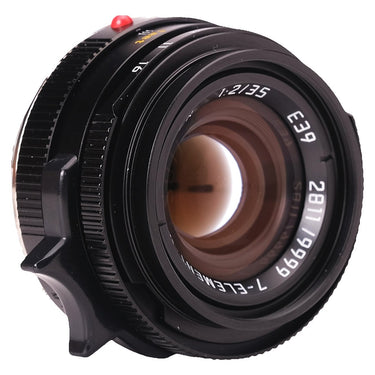 Mandler 35mm f2 angled view of front glass and focus scale