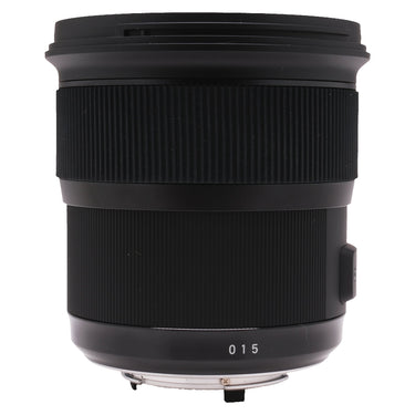 Sigma 24mm f1.4 DG Art side view showing 015 Art marking and rear mount