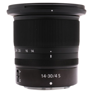Nikon Z 14-30mm f4 S lens standing upright, zoom scale and A/M focus switch