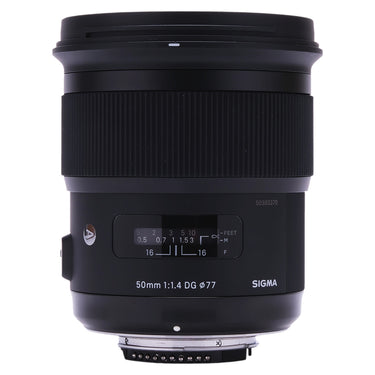 Sigma 50mm f1.4 DG HSM Art front view standing on mount with hood attached