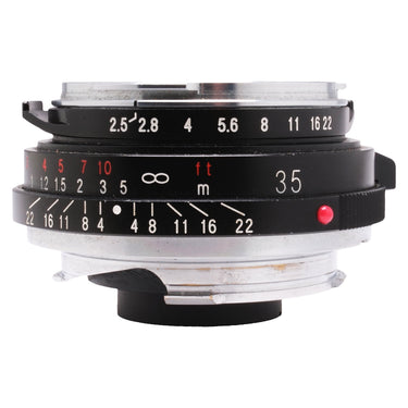 Voigtlander 35mm f2.5 Color Skopar front three-quarter view with aperture and depth-of-field scales