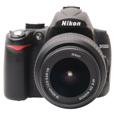 Nikon D5000 with 18-55mm VR lens, front view