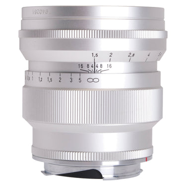 Voigtländer 75mm f1.5 Nokton top view showing serial number and aperture and distance scales