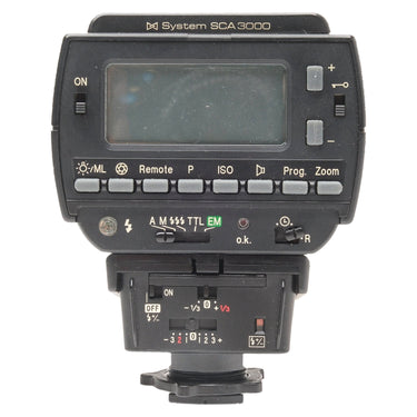 Metz Mecablitz 40 MZ-3 control panel with LCD and System SCA 3000 mode buttons