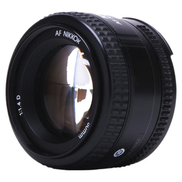 Nikon 50mm f1.4 AF Nikkor D angled view of front element and barrel