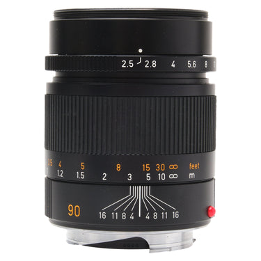 Leica 90mm f2.5 Summarit-M front view showing aperture ring and depth of field scale