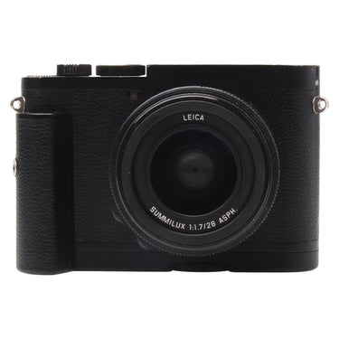Leica Q2 Monochrom front view with 28mm f1.7 Summilux ASPH lens and handgrip