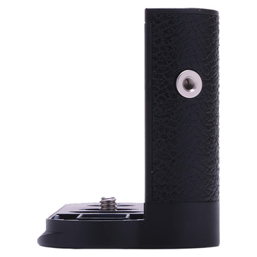 Leica M11 handgrip side profile showing grip column and quick-release plate