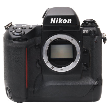 Nikon F5 front view with bare lens mount