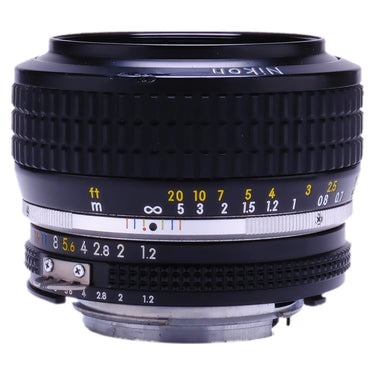 Nikon 50mm f1.2 Nikkor focus and aperture rings with mark on top of barrel