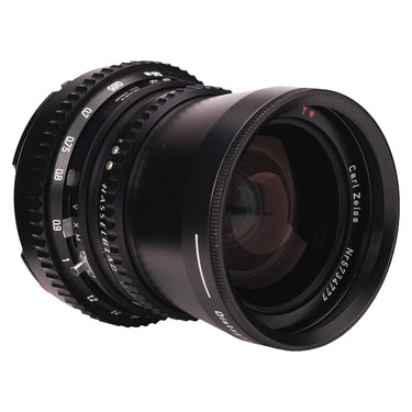 Hasselblad Distagon 60mm angled view showing focus scale and Hasselblad shutter ring