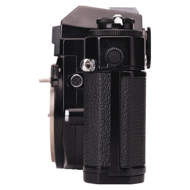 Nikon Nikkormat EL side view showing grip and controls