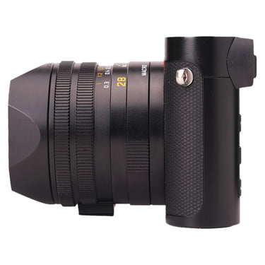 Leica Q2 right side showing lens markings and grip