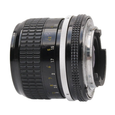 Nikon 85mm f2 AI 180297