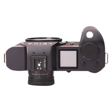 Leica SL2 top plate with hot shoe, top display, and dials