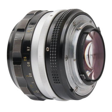 Nikon 50mm f1.4  Nikkor S.C. AI, lite haze 1300961