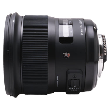 Sigma 24mm f1.4 DG Art side profile with AF/MF switch and Made in Japan marking