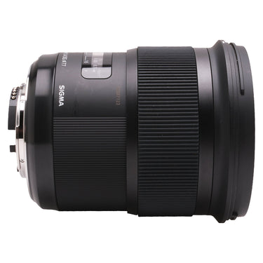 Sigma 50mm f1.4 DG Art side view with SIGMA logo, serial and rear mount