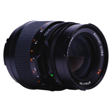 Hasselblad CF 150mm Sonnar angled front view with focus and aperture rings
