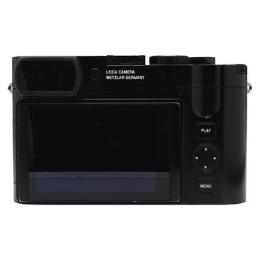 Leica Q3 rear view with touchscreen, EVF and PLAY/MENU controls