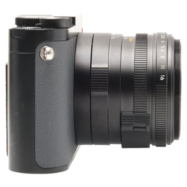 Leica Q3 43 left side showing lens focus and aperture scales