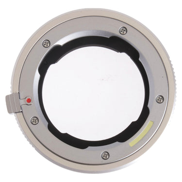 Leica M-Adapter L silver, top-down view of M-mount bayonet with release lever and red dot