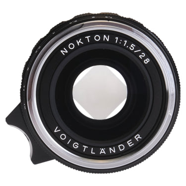 Voigtlander 28mm f1.5 Nokton front element straight on showing clear glass