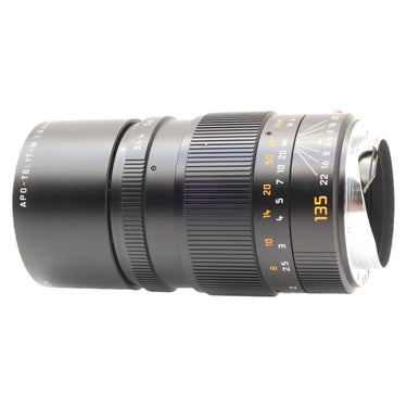 Leica APO-Telyt-M 135mm f3.4 side view with built-in hood retracted