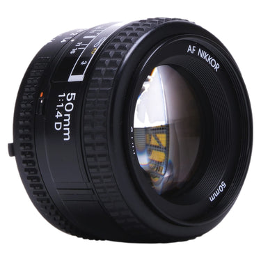 Nikon 50mm f1.4 AF Nikkor D angled front view showing focus scale