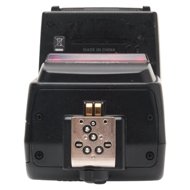 Nikon Speedlight SB-600 underside showing hot shoe foot and contacts