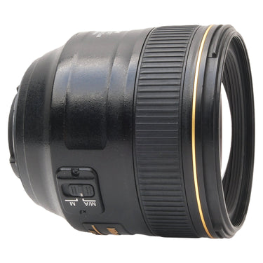 Nikon AF-S 85mm f1.4G side view showing focus ring and M/A focus switch