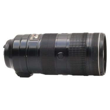 Nikon 70-200mm f2.8E side view showing paint loss on front barrel