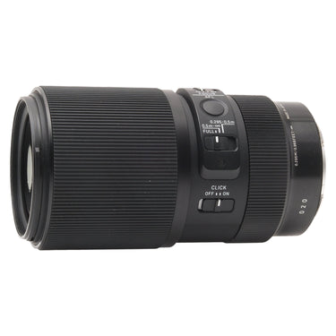 Sigma 105mm f2.8 DG DN Macro Art side view showing focus limiter and aperture click switch