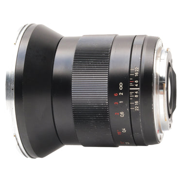 Zeiss 21mm Distagon side view showing rear mount end