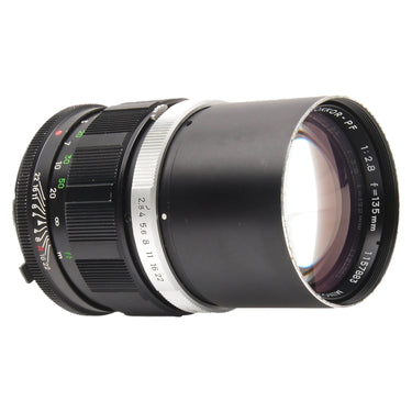 Minolta 135mm f2.8 MC Tele Rokkor-PF side view showing focus and aperture rings and distance scale
