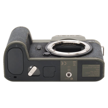 Leica SL2-S Reporter bottom plate showing serial number and tripod mount