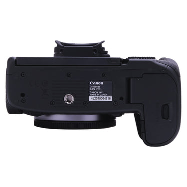 Canon EOS R5 baseplate with tripod socket and serial number 452029004116