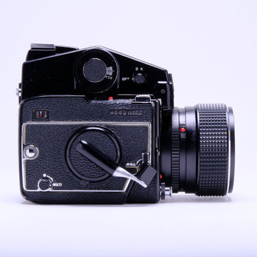 Mamiya 645 1000S side view with M645 1000S nameplate and 80mm f1.9 lens