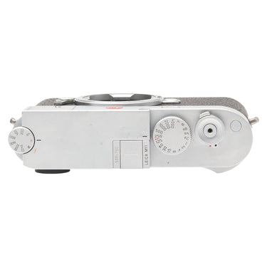 Leica M11 silver top plate with shutter speed dial and engraved serial number