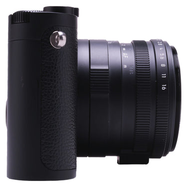 Leica Q2 Monochrom right side showing grip and aperture scale