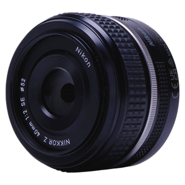 Nikon NIKKOR Z 40mm f2 SE front angle showing aperture blades