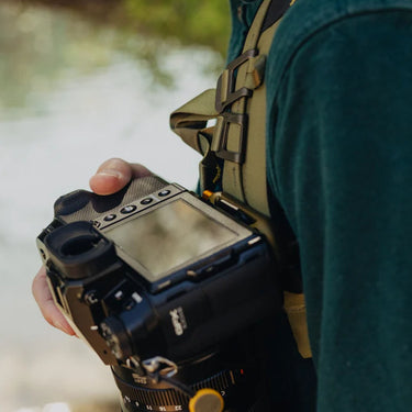 Peak Design Capture v3 with Plate Kelp